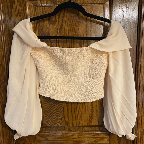 On Sale ❤️‍🔥 Windsor Top NWT - Picture 2 of 5